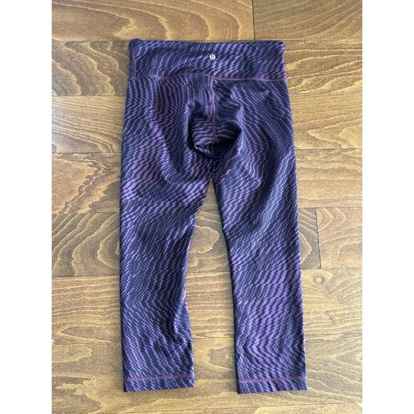 Lululemon Wunder Under Cropped Leggings Burgundy Geometric Pattern Size 6 - Picture 6 of 7